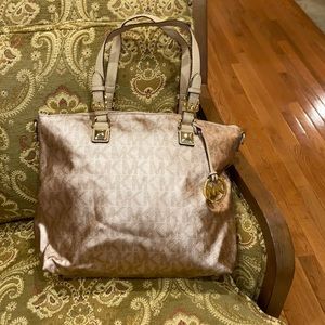 Michael Kors Rose Gold shoulder bag